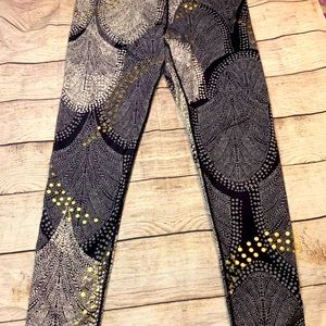 Fabletics beautiful design leggings